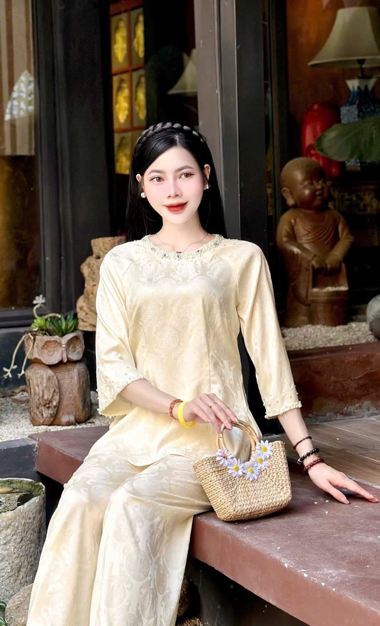 Bà Ba Thọ Tú Sương viền đá - Kem