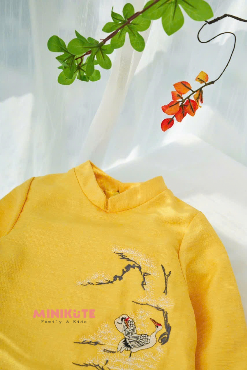 Áo Dài Tùng Bách - Vàng