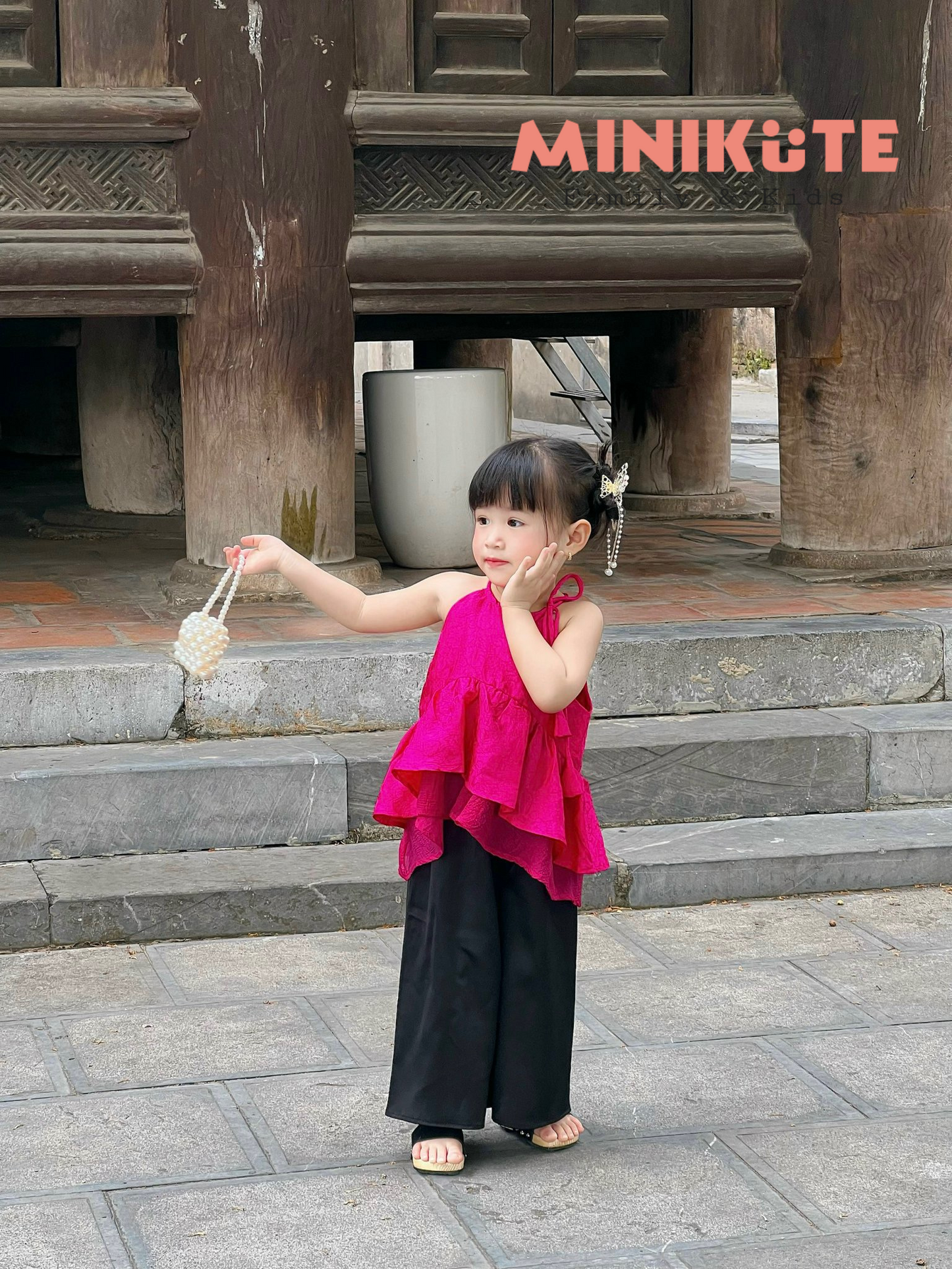 YẾM LỤA NGỌC TRAI UYỂN ÂN