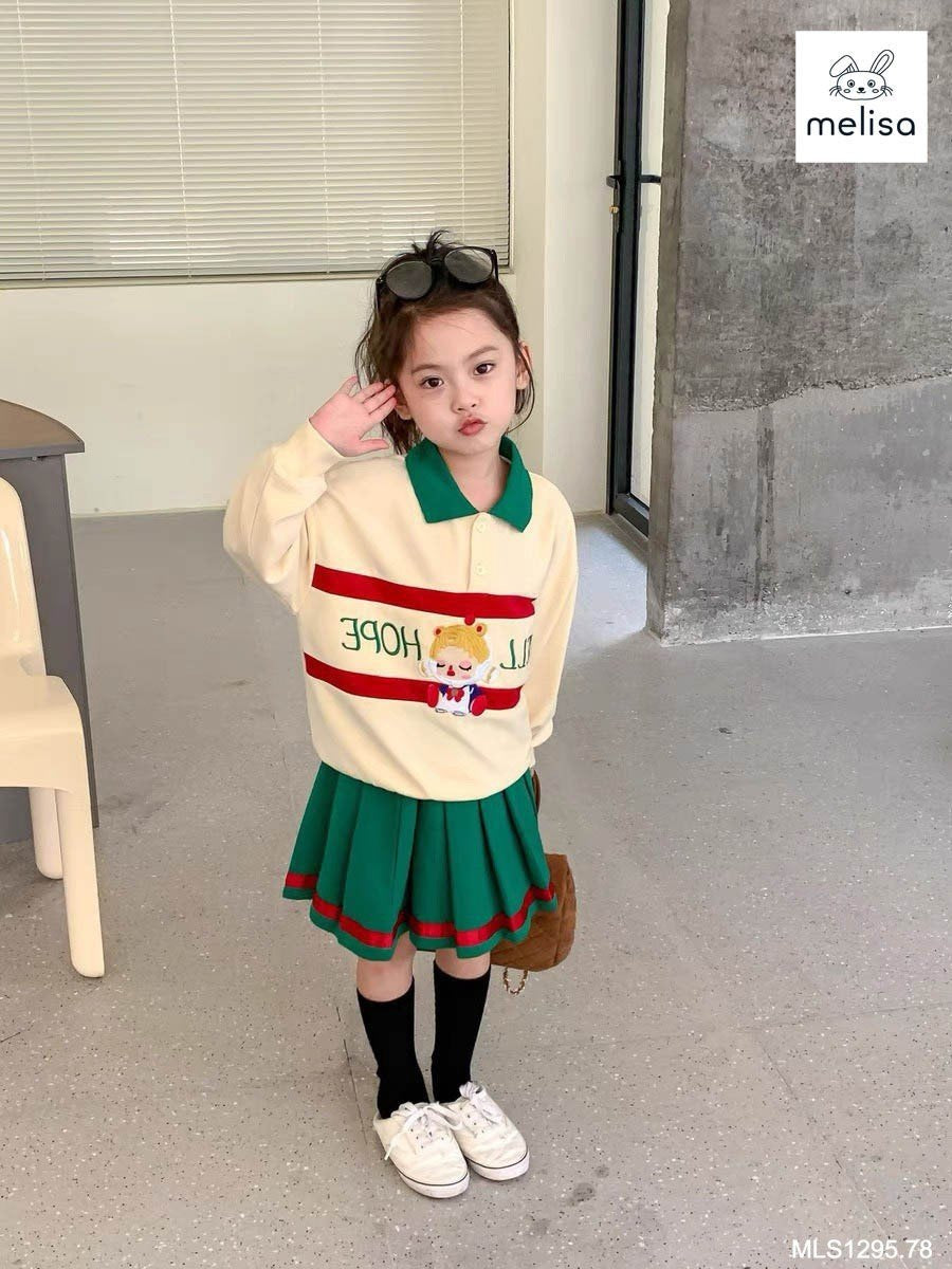 SWEATER AND GREEN SKIRT SET