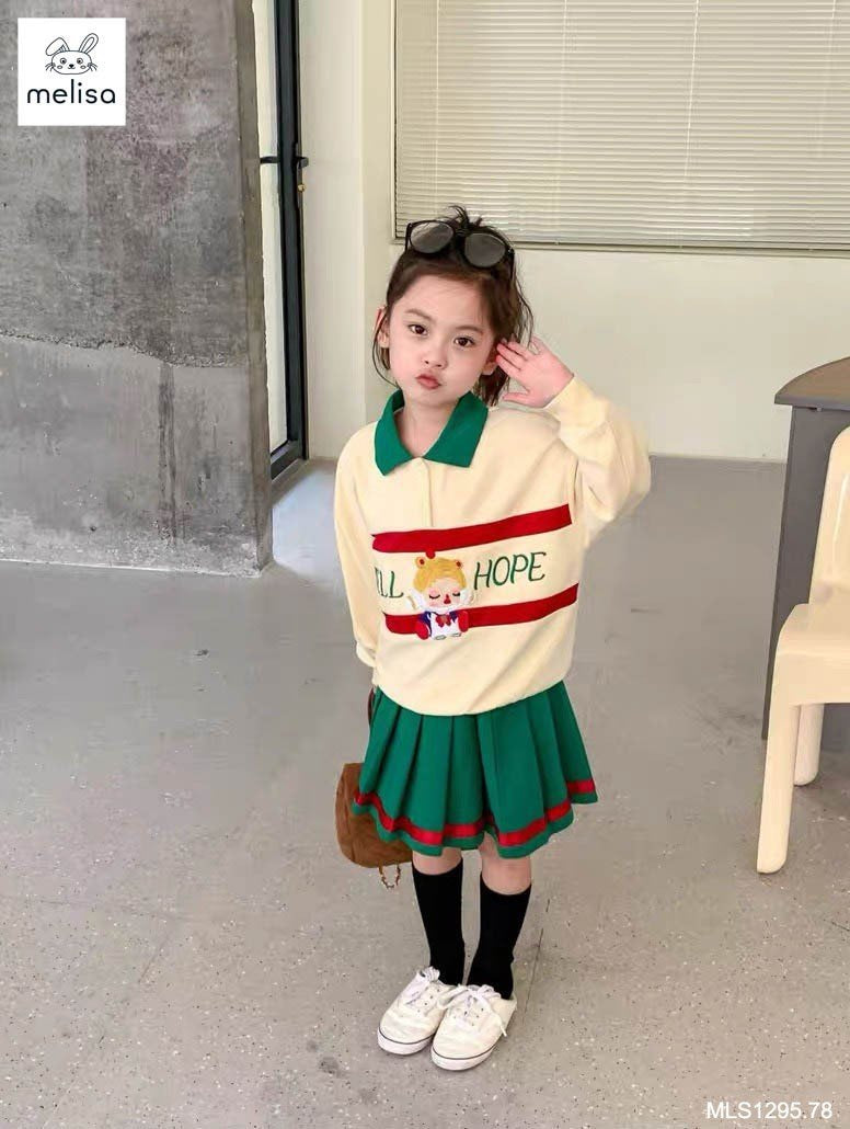 SWEATER AND GREEN SKIRT SET