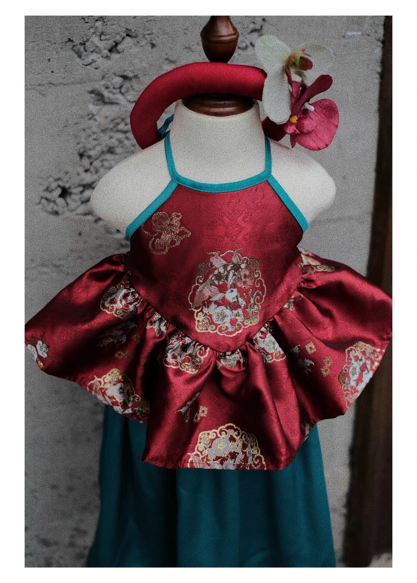 Yếm Gấm Hằng Nga