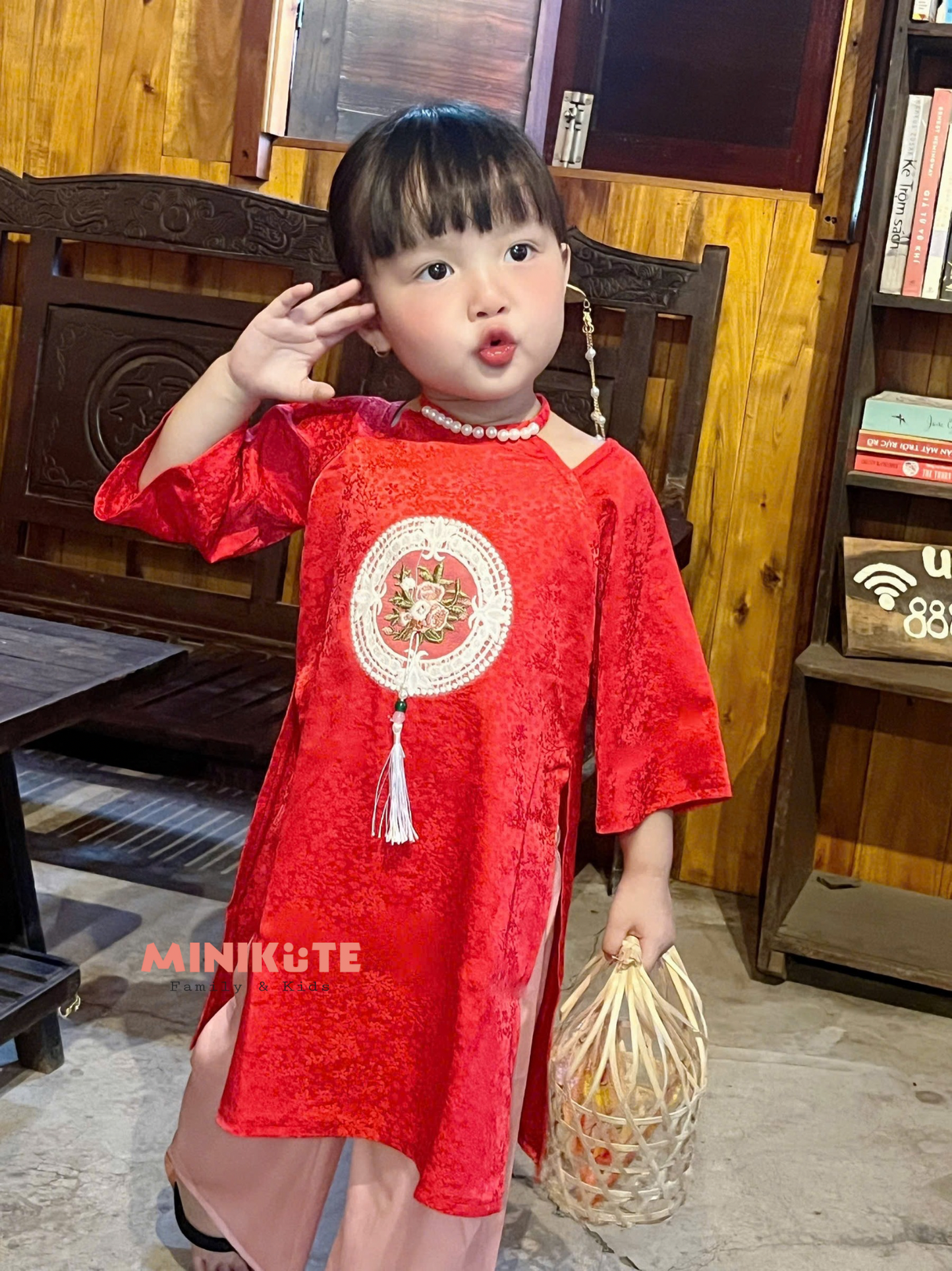 Áo Dài Cổ Yếm Lan Khuê