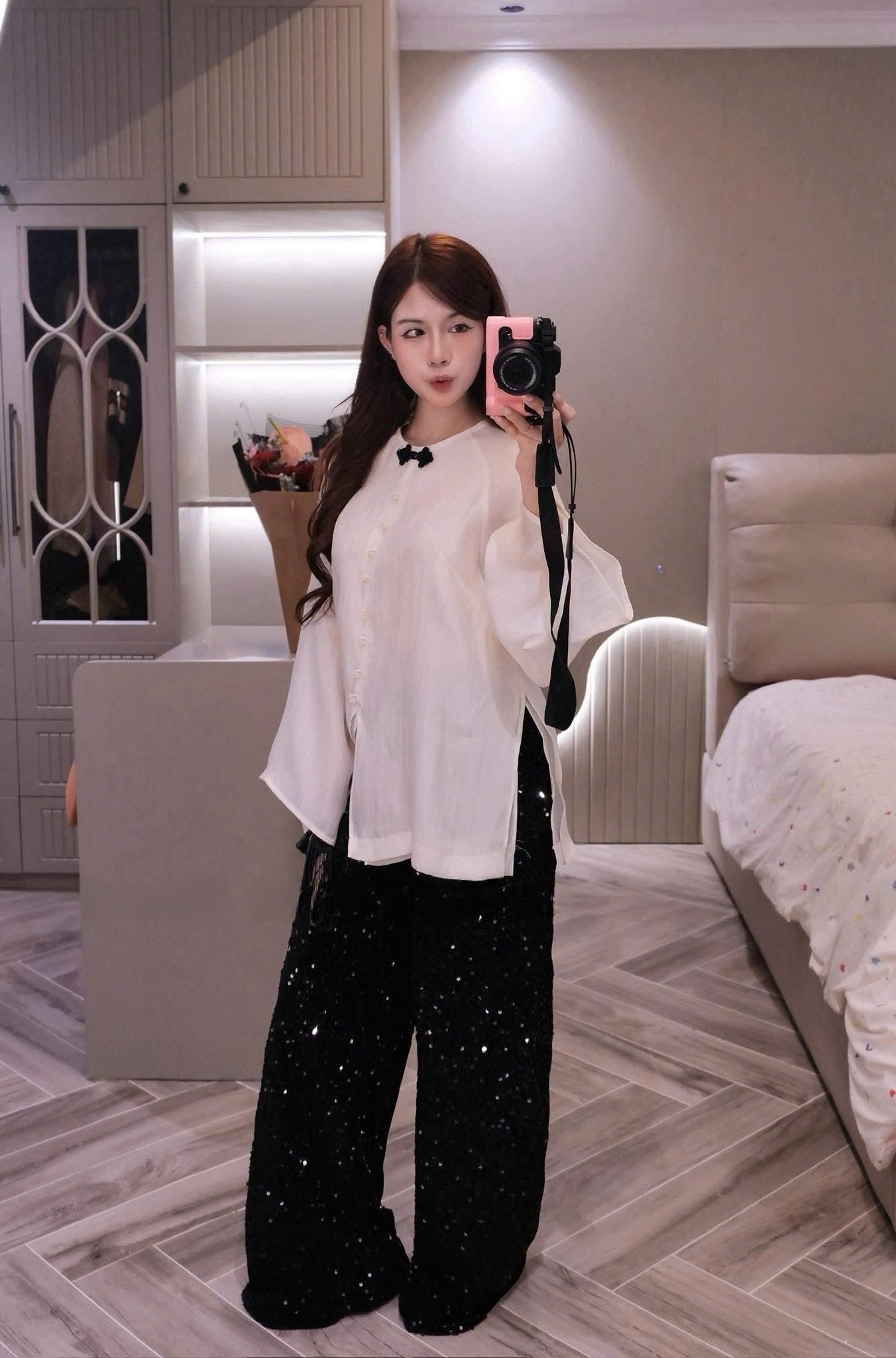 Oversized Áo Bà Ba Set | Relaxed white Tunic & Wide-Leg Sequin Pants