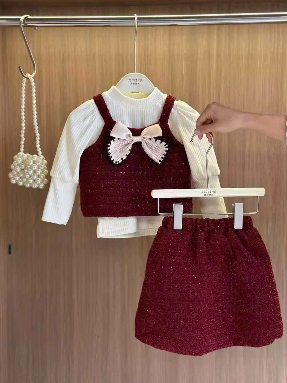 SET OF 4 - SWEATER, GHILE, SKIRT AND BOW