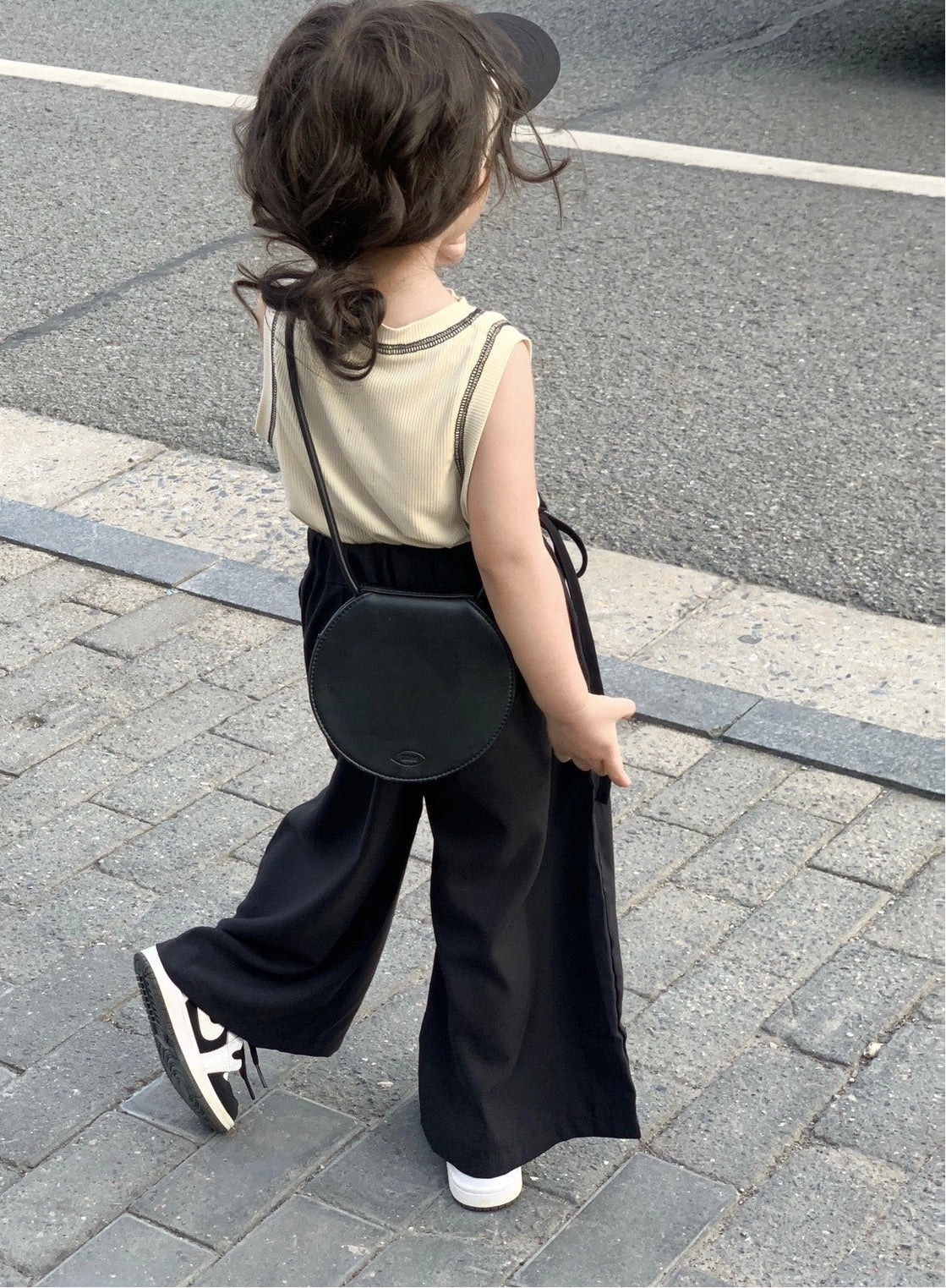 BABY TANK-TOP AND BLACK PANT