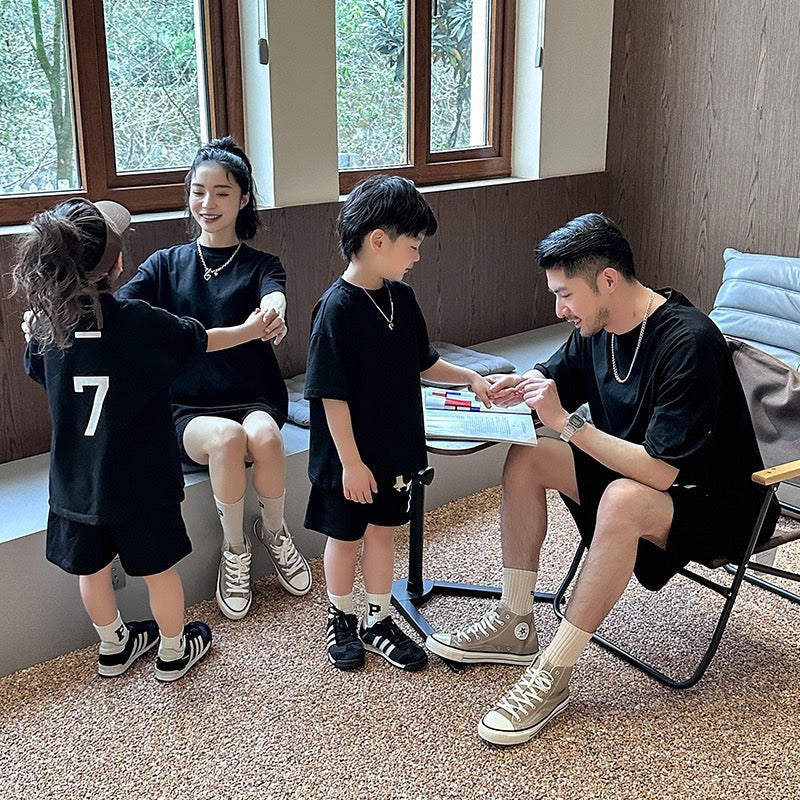 SEVEN FAMILY MATCHING SET