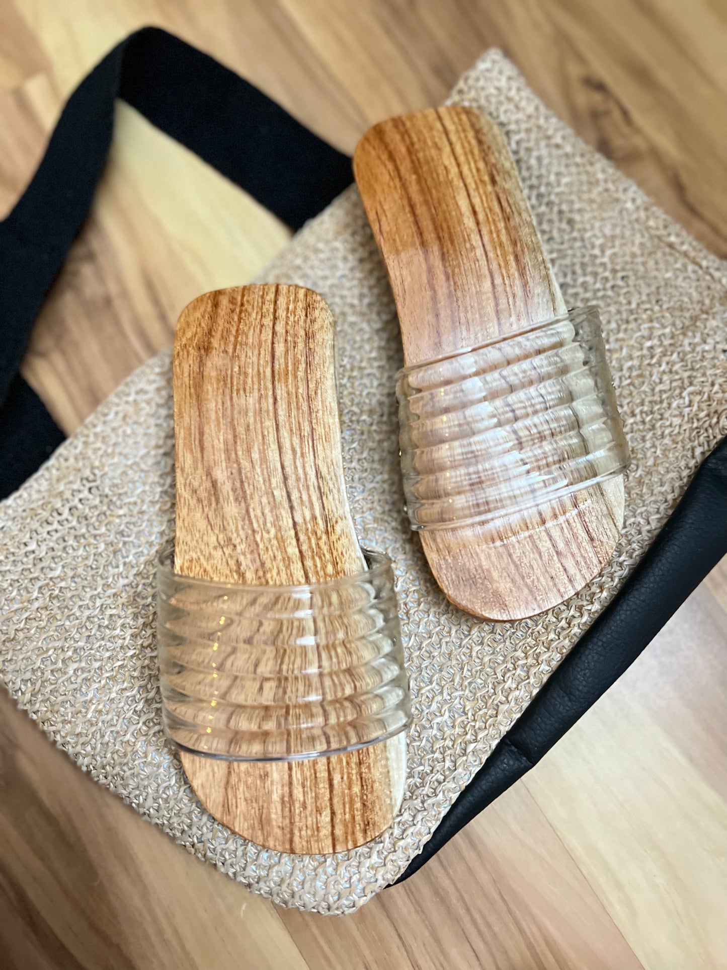 Guốc Gỗ Quai Trong Gân Cho Bé