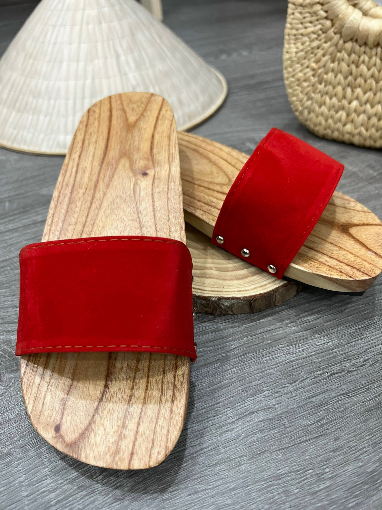 Guốc Gỗ Người Lớn - Quai đỏ