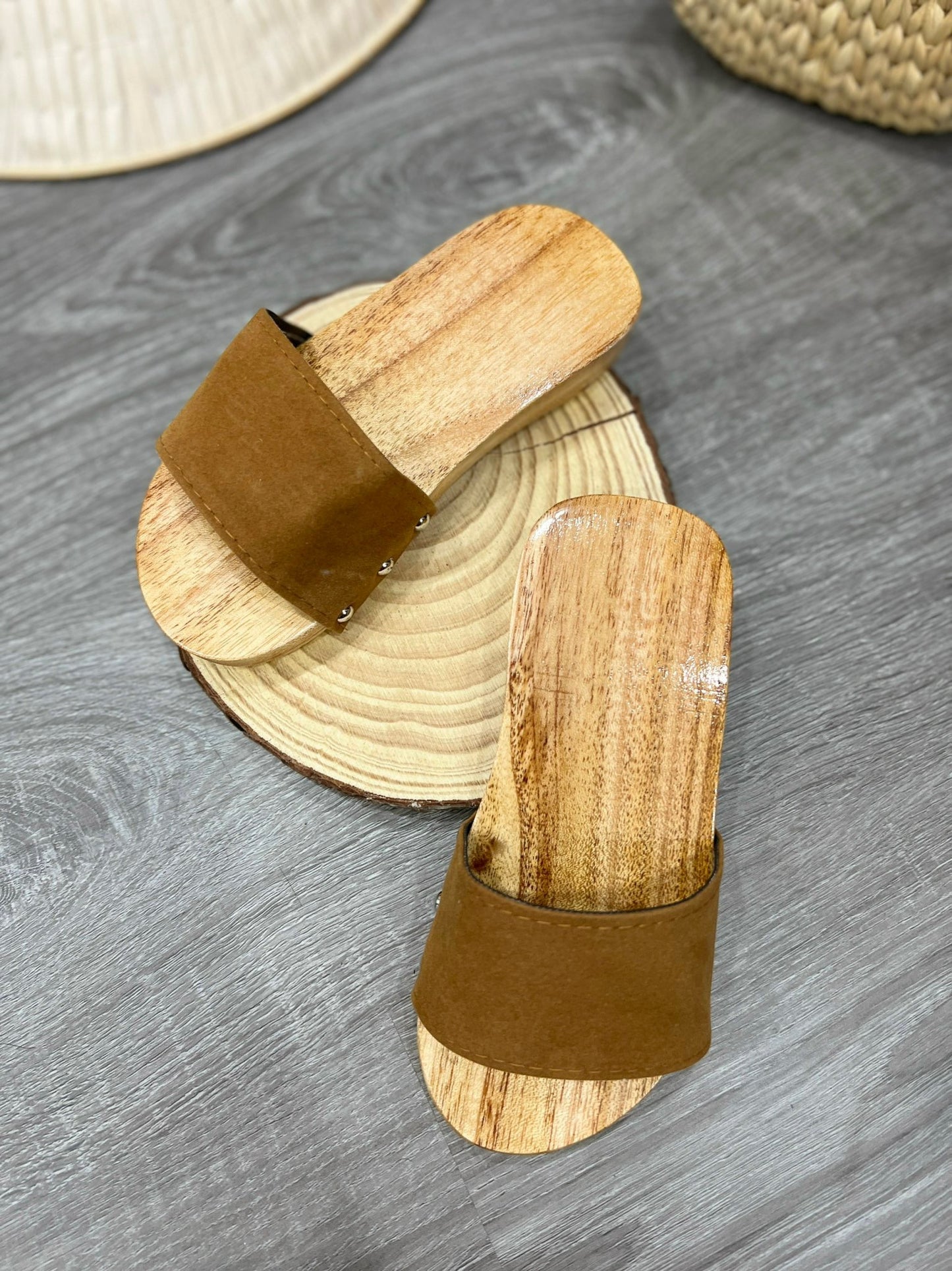 Guốc Gỗ Quai Nâu Cho Bé