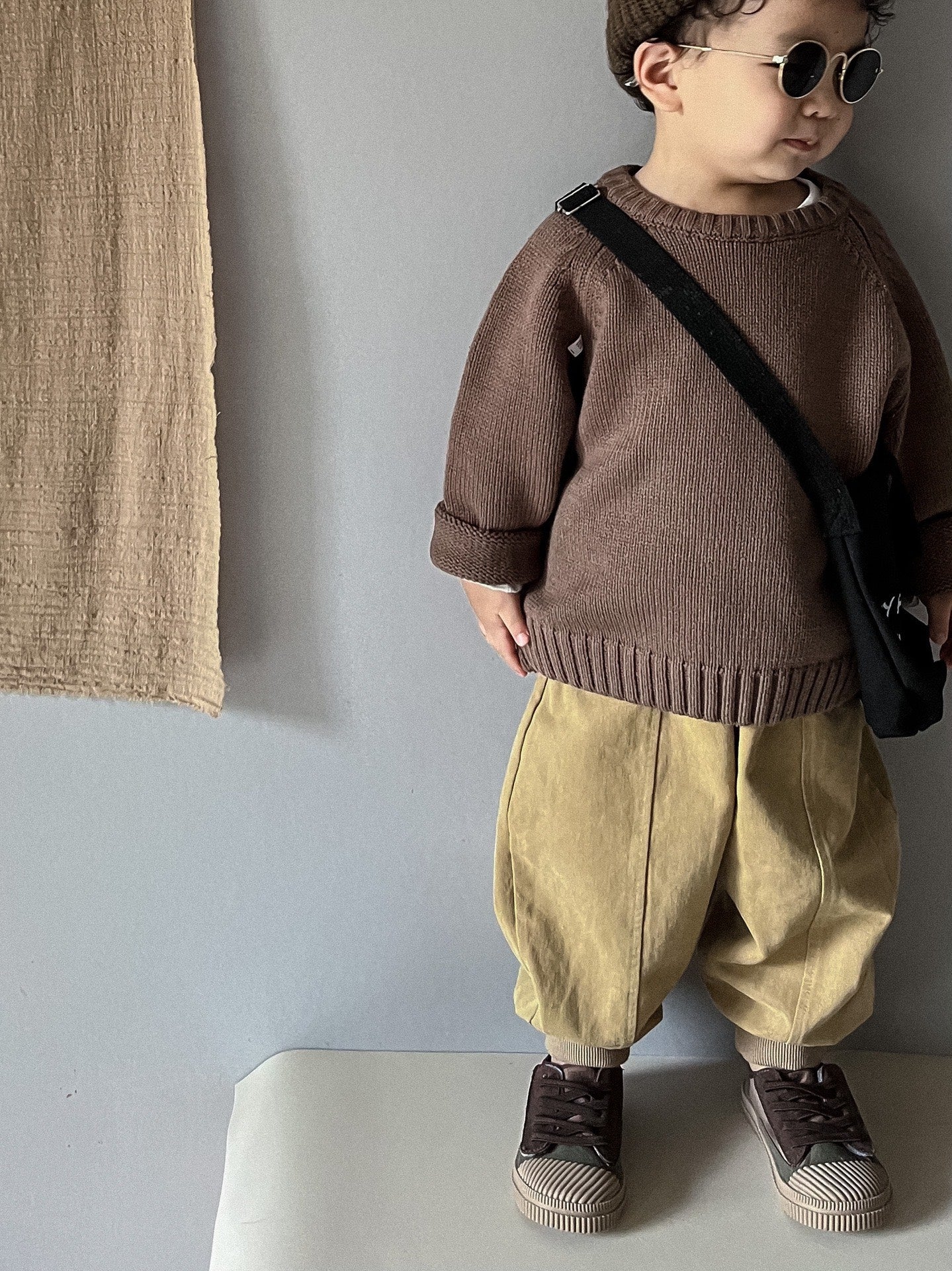 UNISEX WOOLEN SWEATER