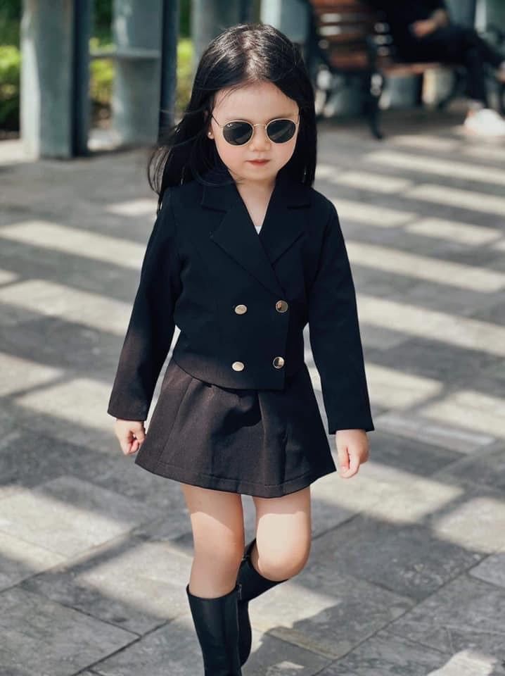 BLAZER AND SKIRT SET
