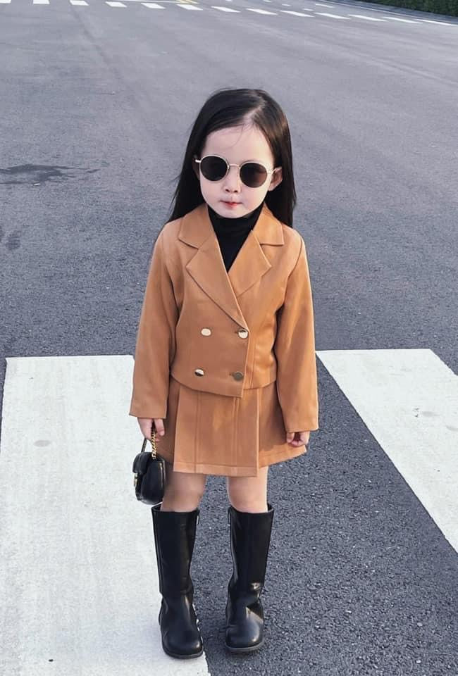 BLAZER AND SKIRT SET