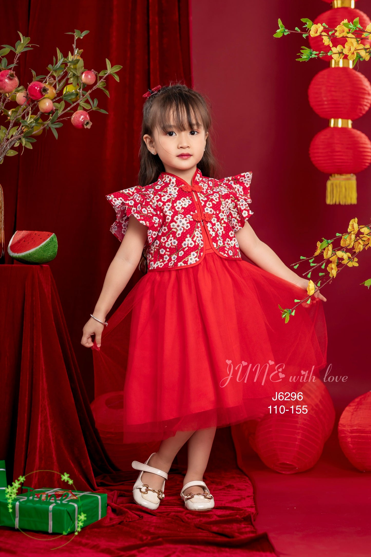 Sườn Xám Cách Tân Hoa Đỏ