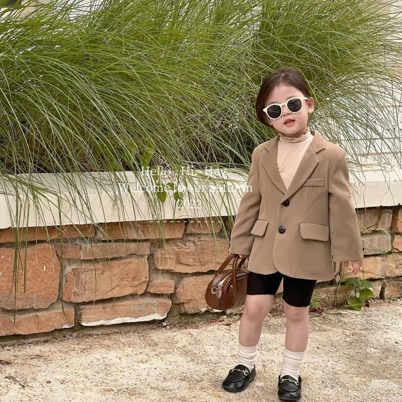 BROWN BLAZER