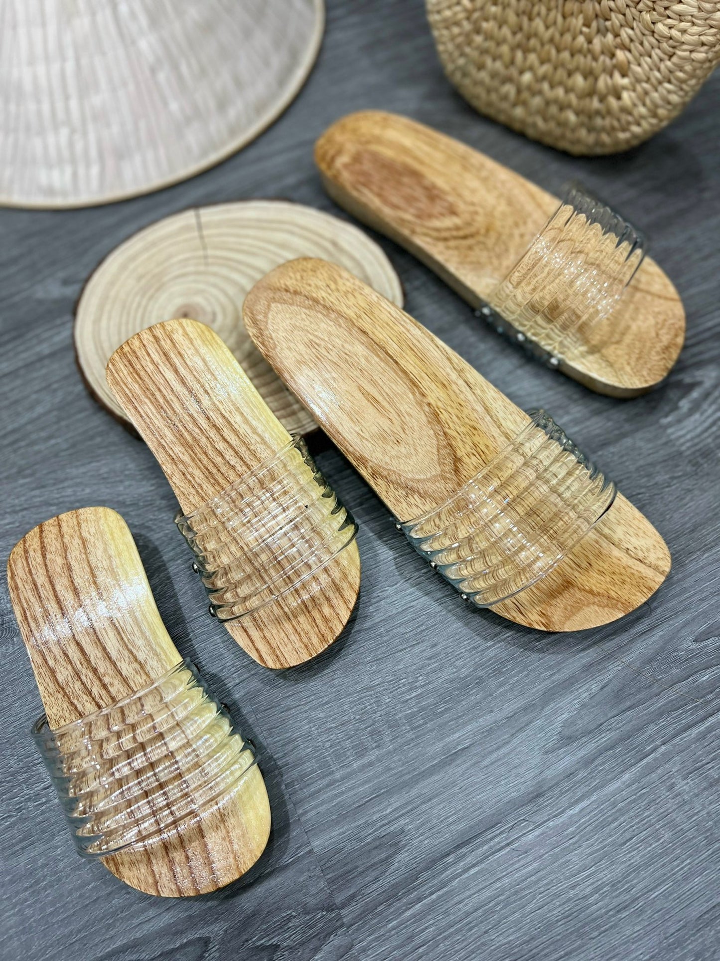 Guốc Gỗ Quai Trong Gân Cho Bé