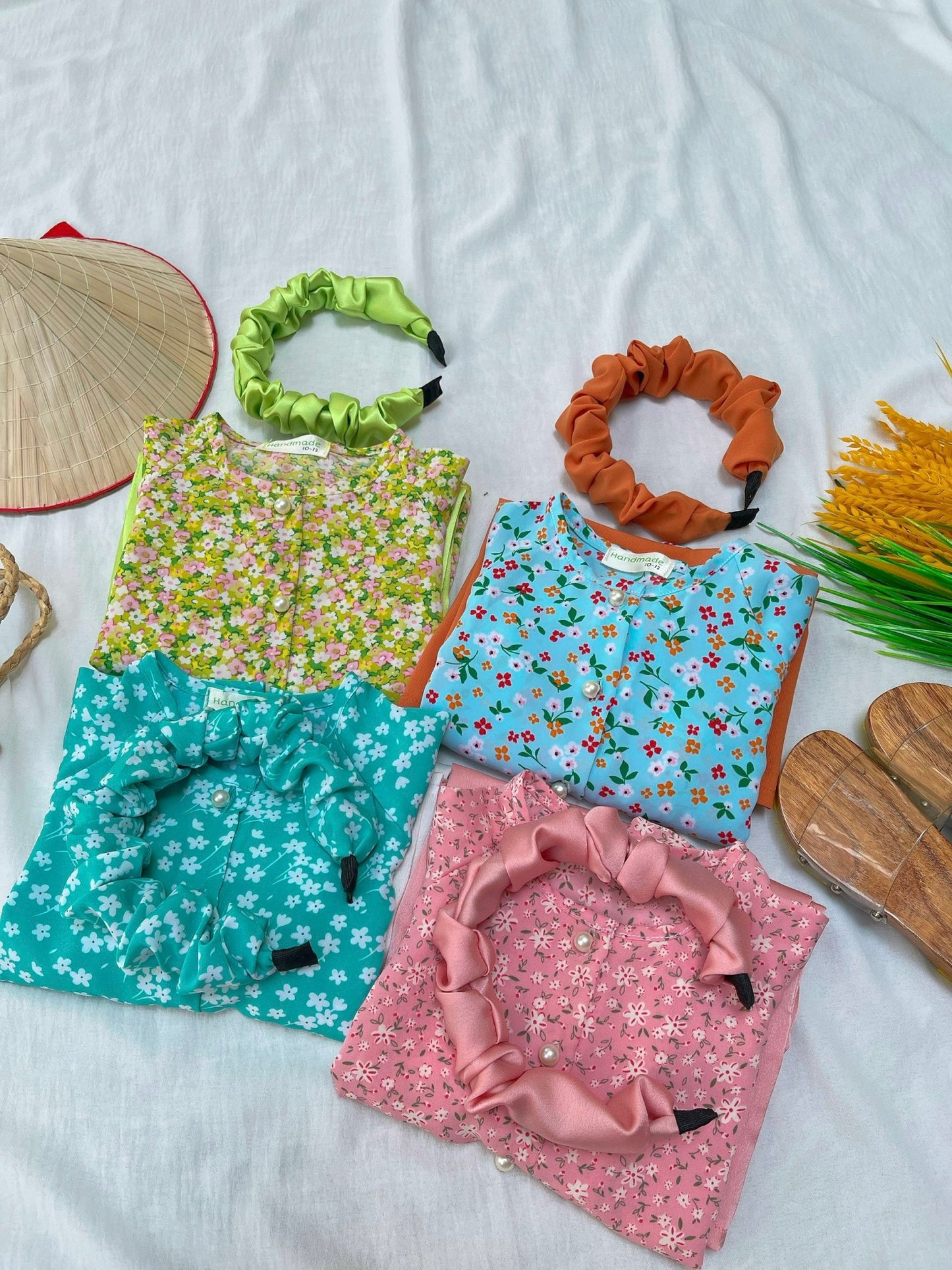 Bà Ba Hoa Cốm Bé Gái
