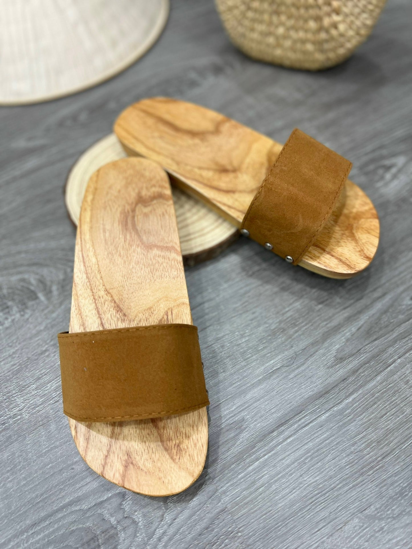 Guốc Gỗ Người Lớn - Quai Nâu