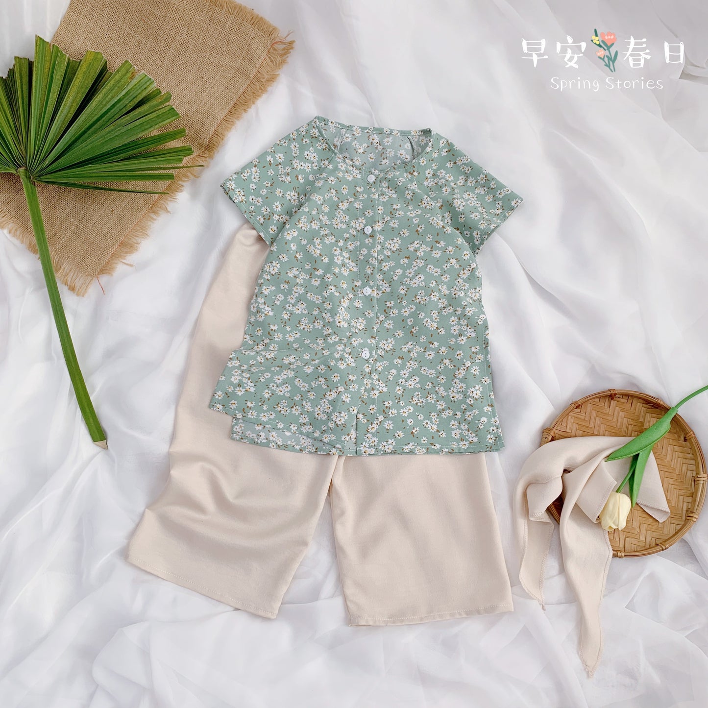 Bà Ba Hoa Cúc Xanh Bé Gái