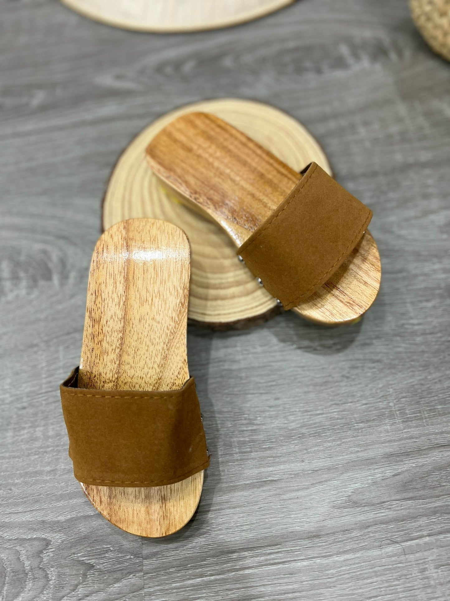 Guốc Gỗ Quai Nâu Cho Bé