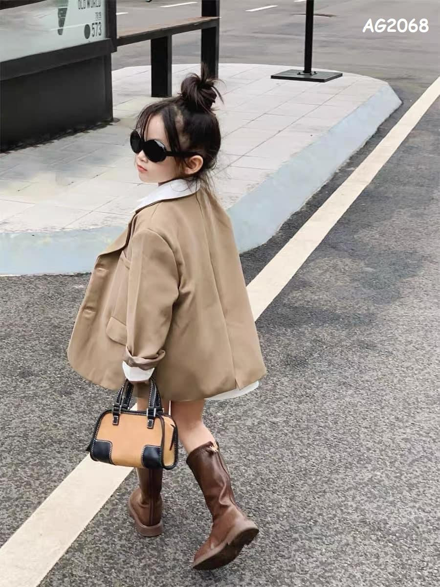 BROWN BLAZER