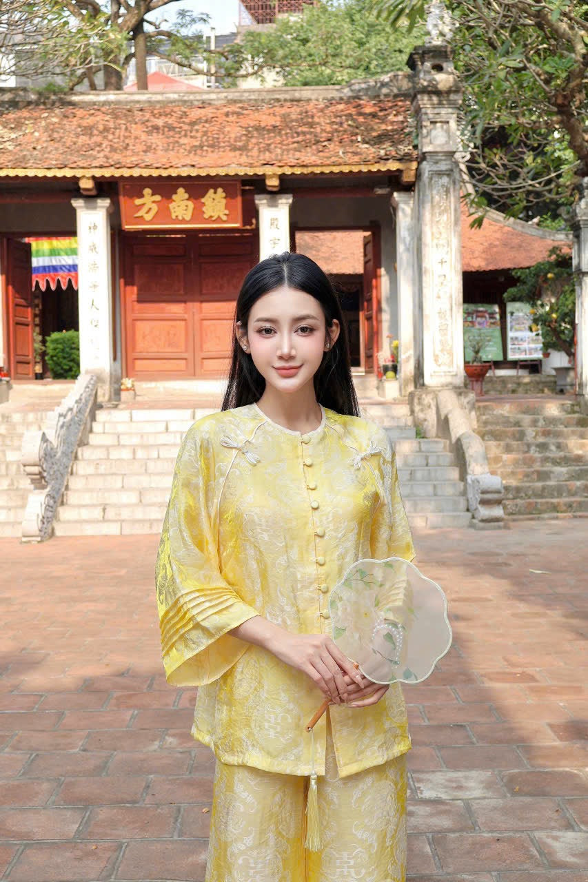 Bà Ba Thư Lê - Vàng