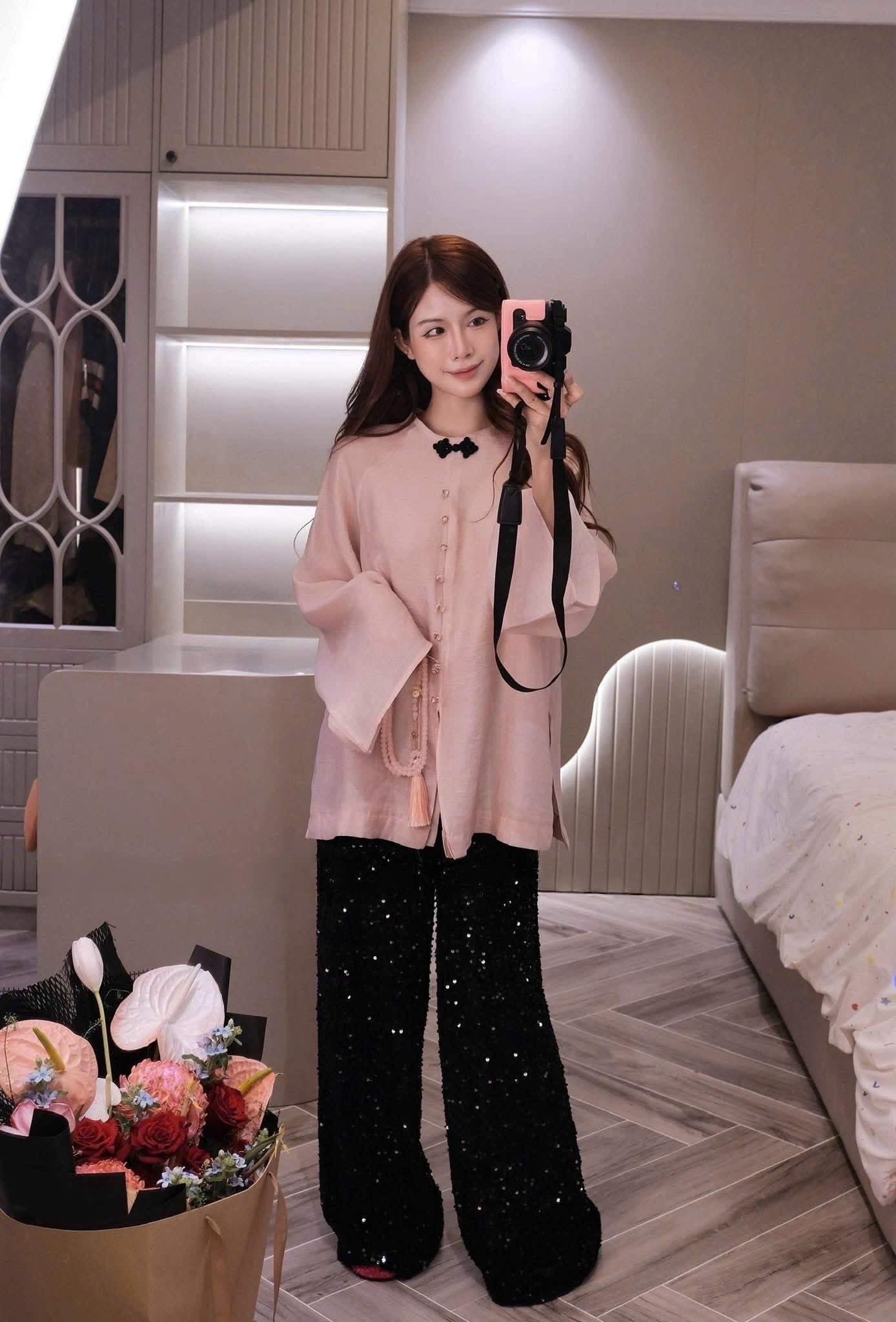 Oversized Áo Bà Ba Set | Relaxed Pink Tunic & Wide-Leg Sequin Pants