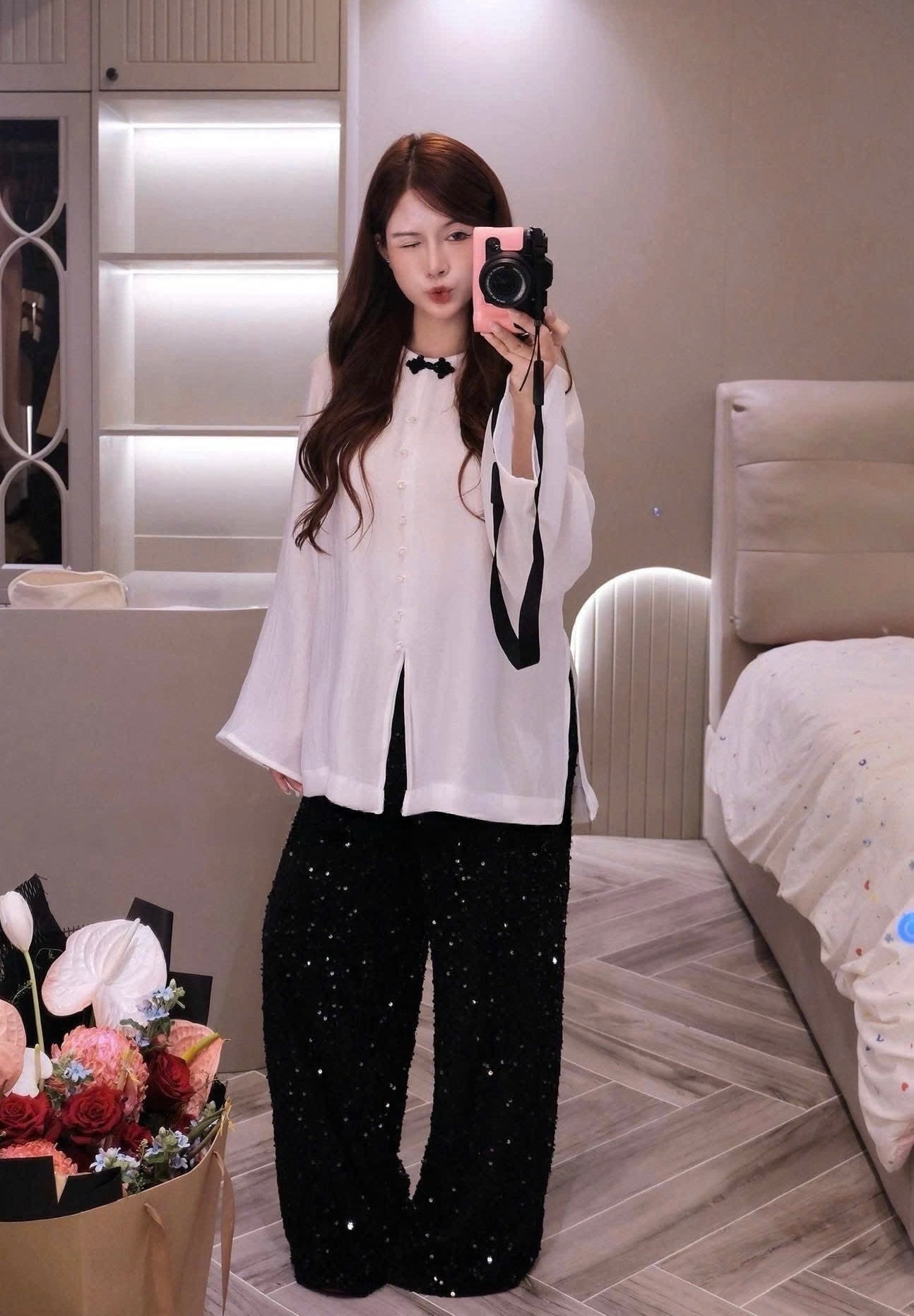 Oversized Áo Bà Ba Set | Relaxed white Tunic & Wide-Leg Sequin Pants