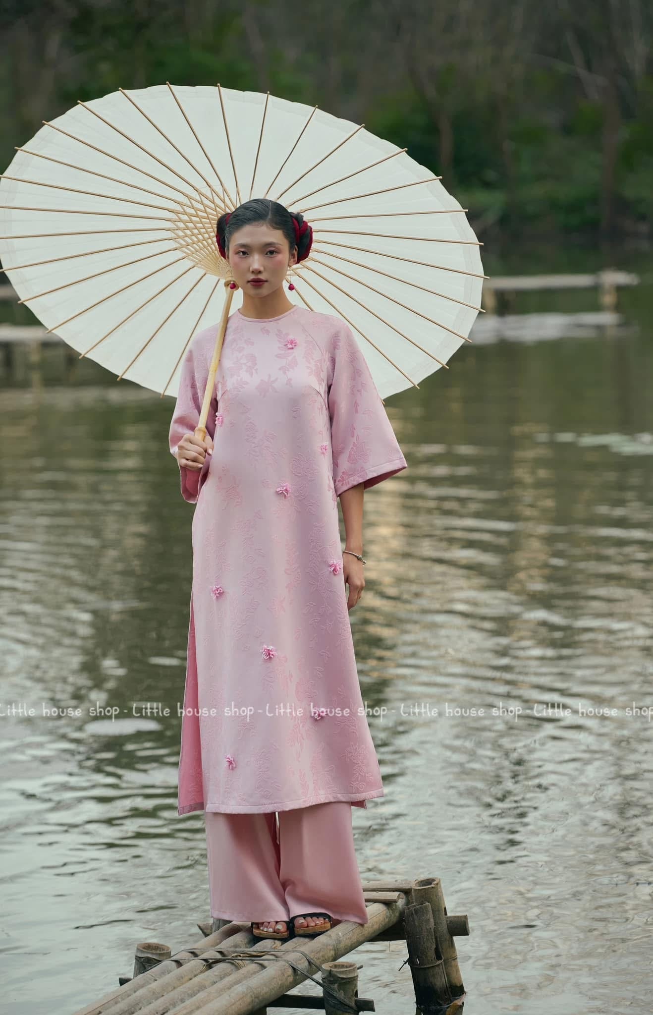 Áo Dài Mẹ Bé Nhi Uyên