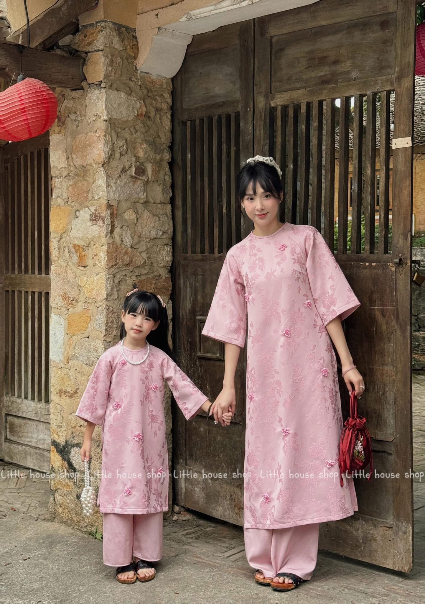 Áo Dài Mẹ Bé Nhi Uyên