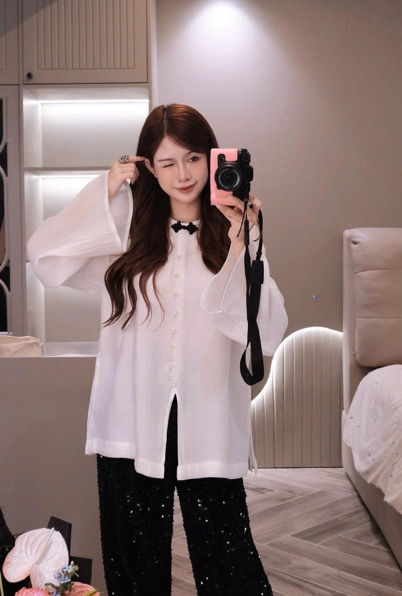 Oversized Áo Bà Ba Set | Relaxed white Tunic & Wide-Leg Sequin Pants