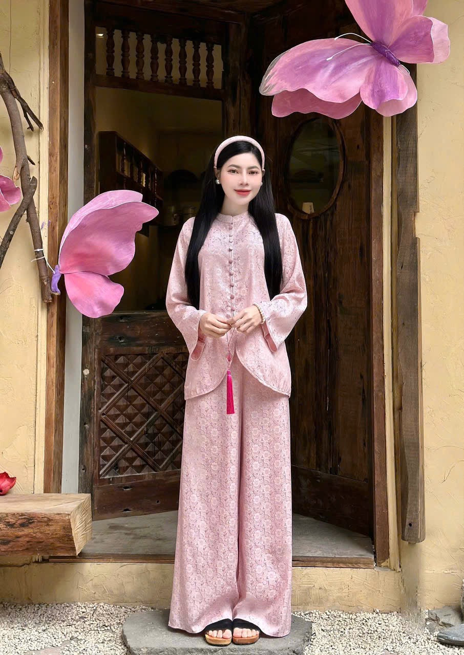 Bà Ba Mi Uyên - hồng