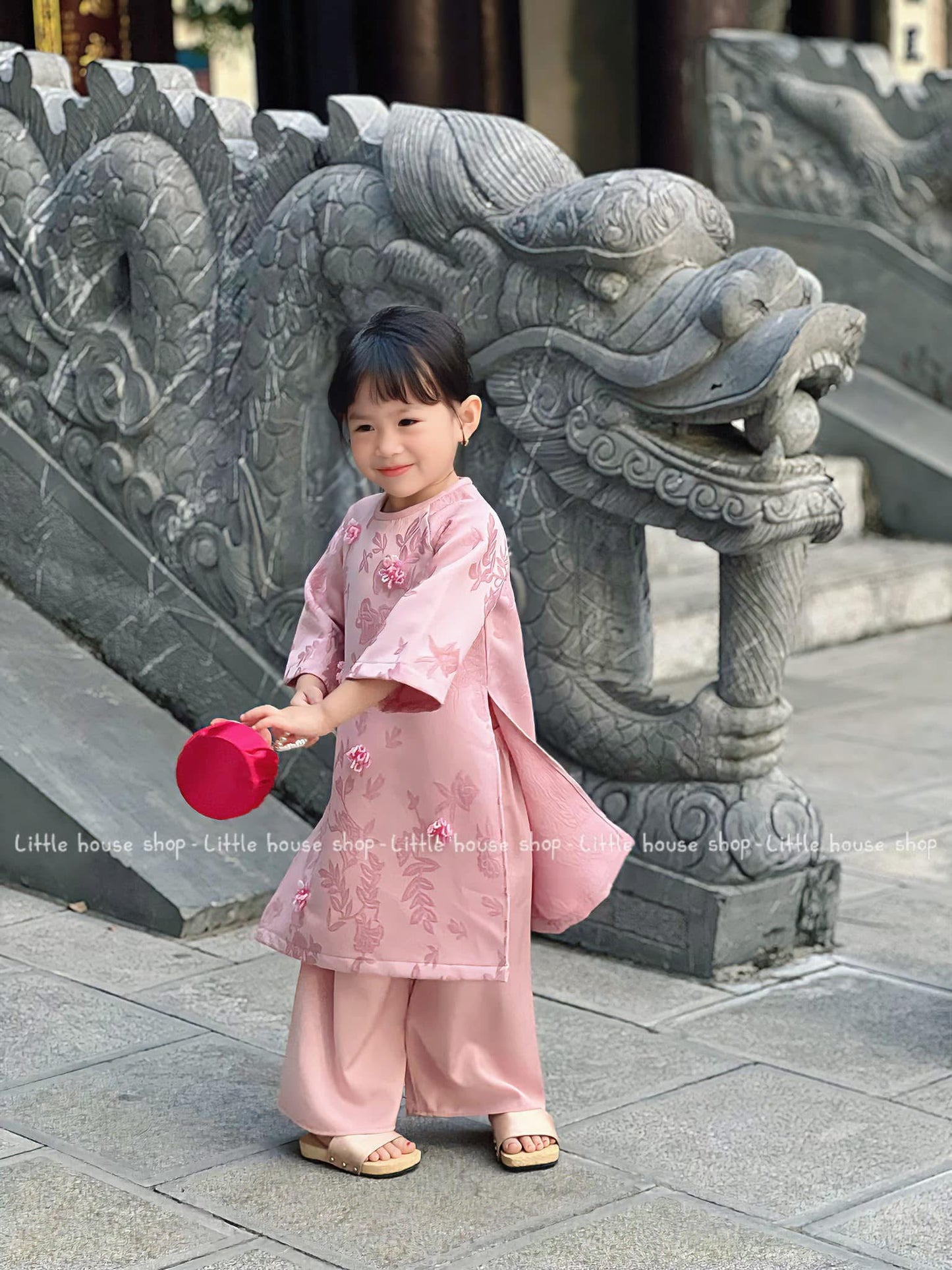 Áo Dài Mẹ Bé Nhi Uyên