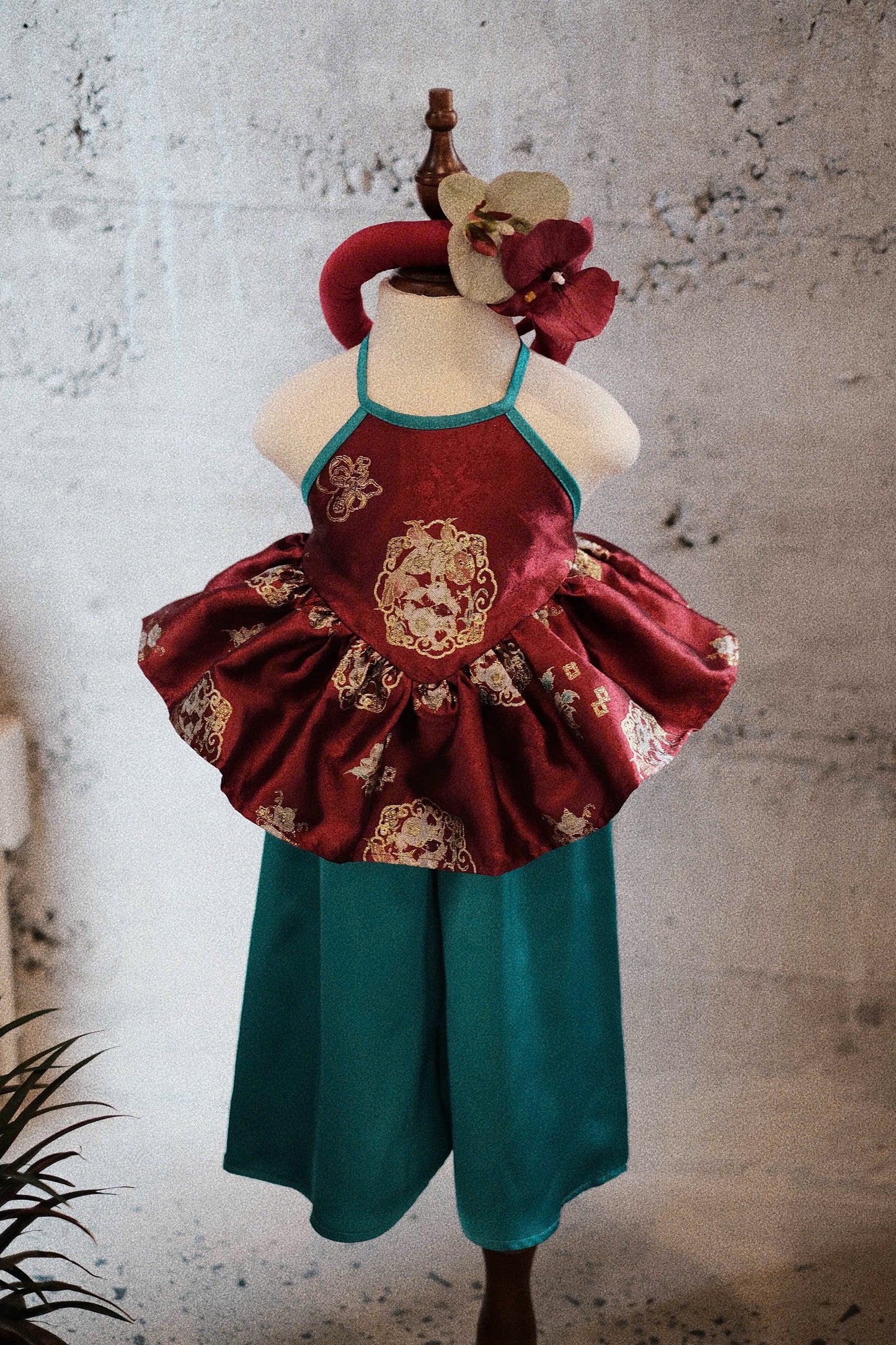 Yếm Gấm Hằng Nga