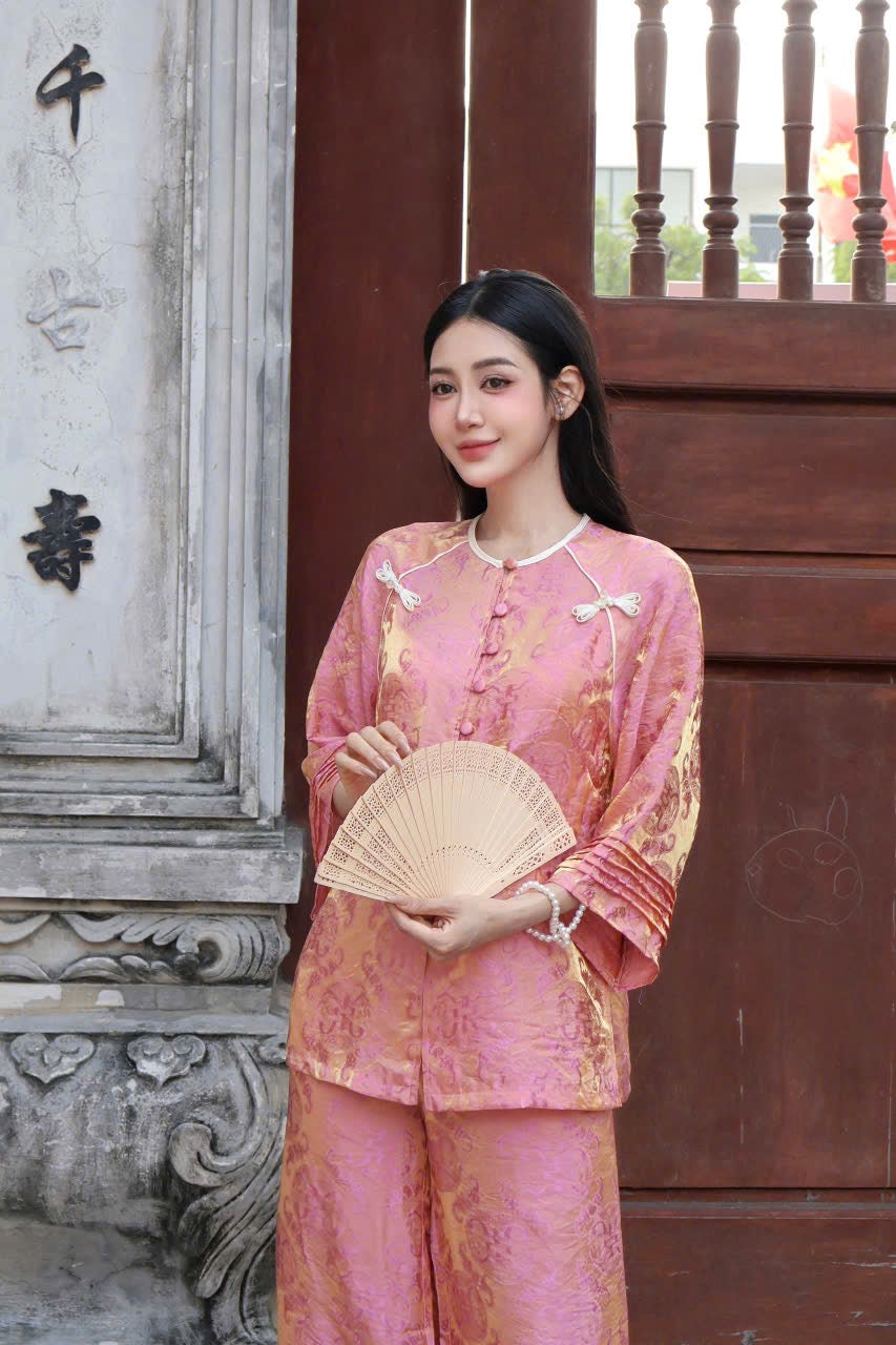 Bà Ba Thư Lê - Hồng