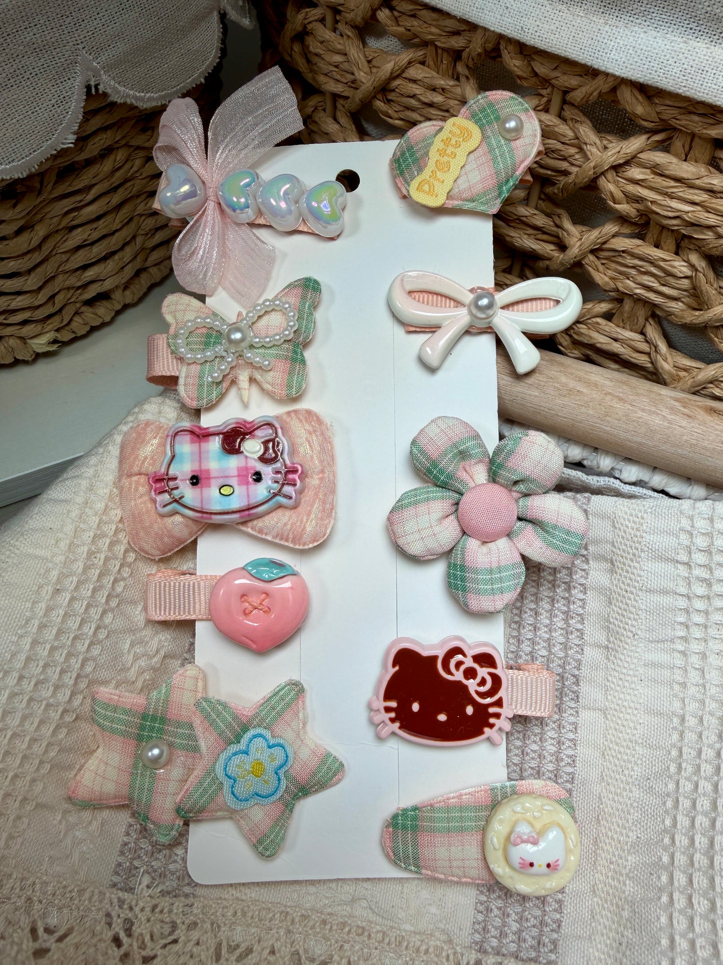 Kawaii Character Hair Clip Set – 10-Piece Gingham Bow & Resin Hair Pins – Cute Pastel Aesthetic Hair Accessories for Girls