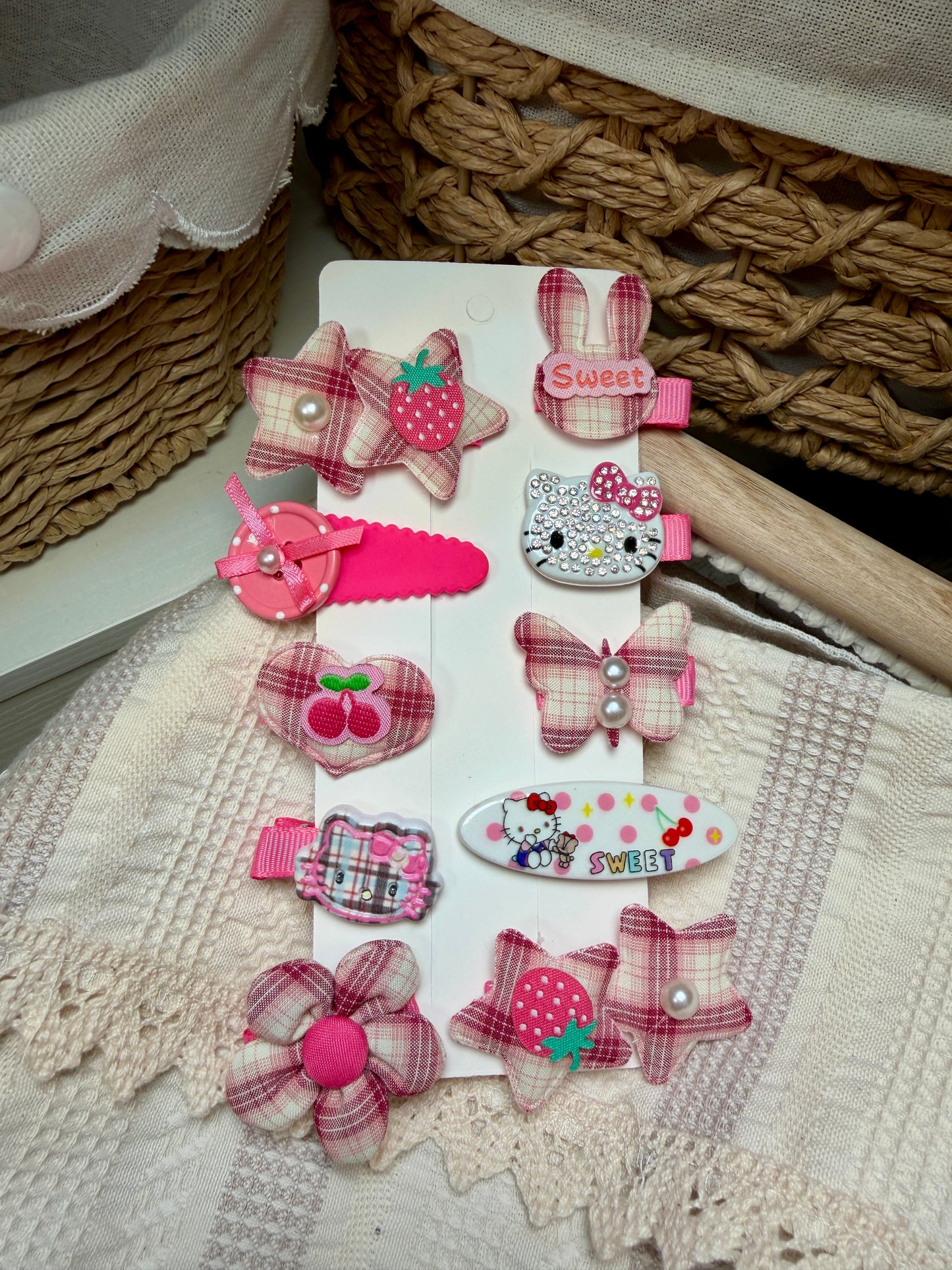 Kawaii Character Hair Clip Set – 10-Piece Gingham Bow & Resin Hair Pins – Cute Pastel Aesthetic Hair Accessories for Girls
