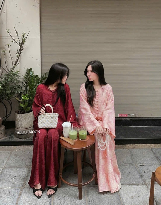 Vietnamese Silk Áo Bà Ba Set | Two-Piece Tunic & Trousers | Áo Bà Ba Tơ Tằm Ánh Kim by About Moon