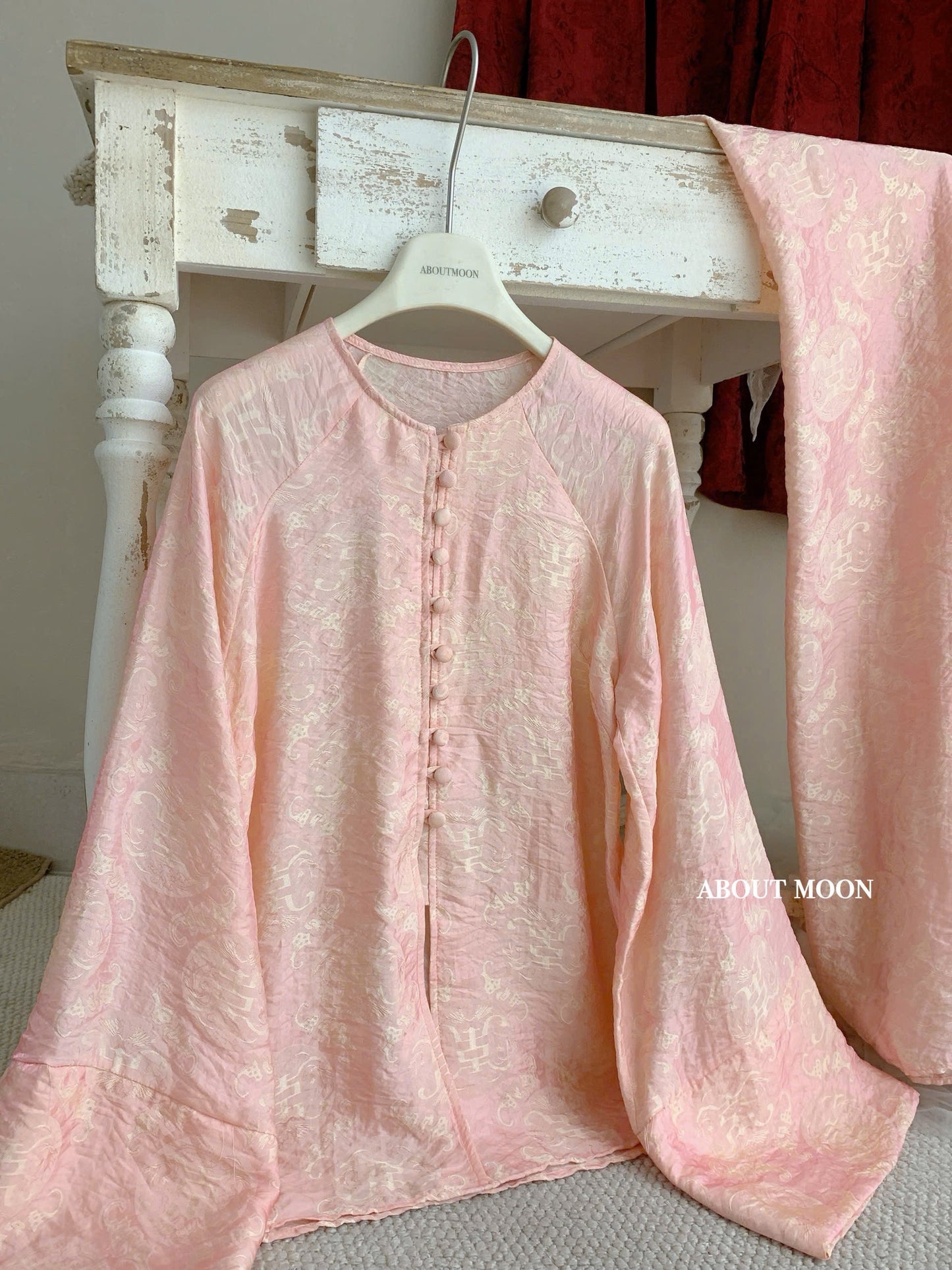 Vietnamese Silk Áo Bà Ba Set | Two-Piece Tunic & Trousers | Áo Bà Ba Tơ Tằm Ánh Kim by About Moon