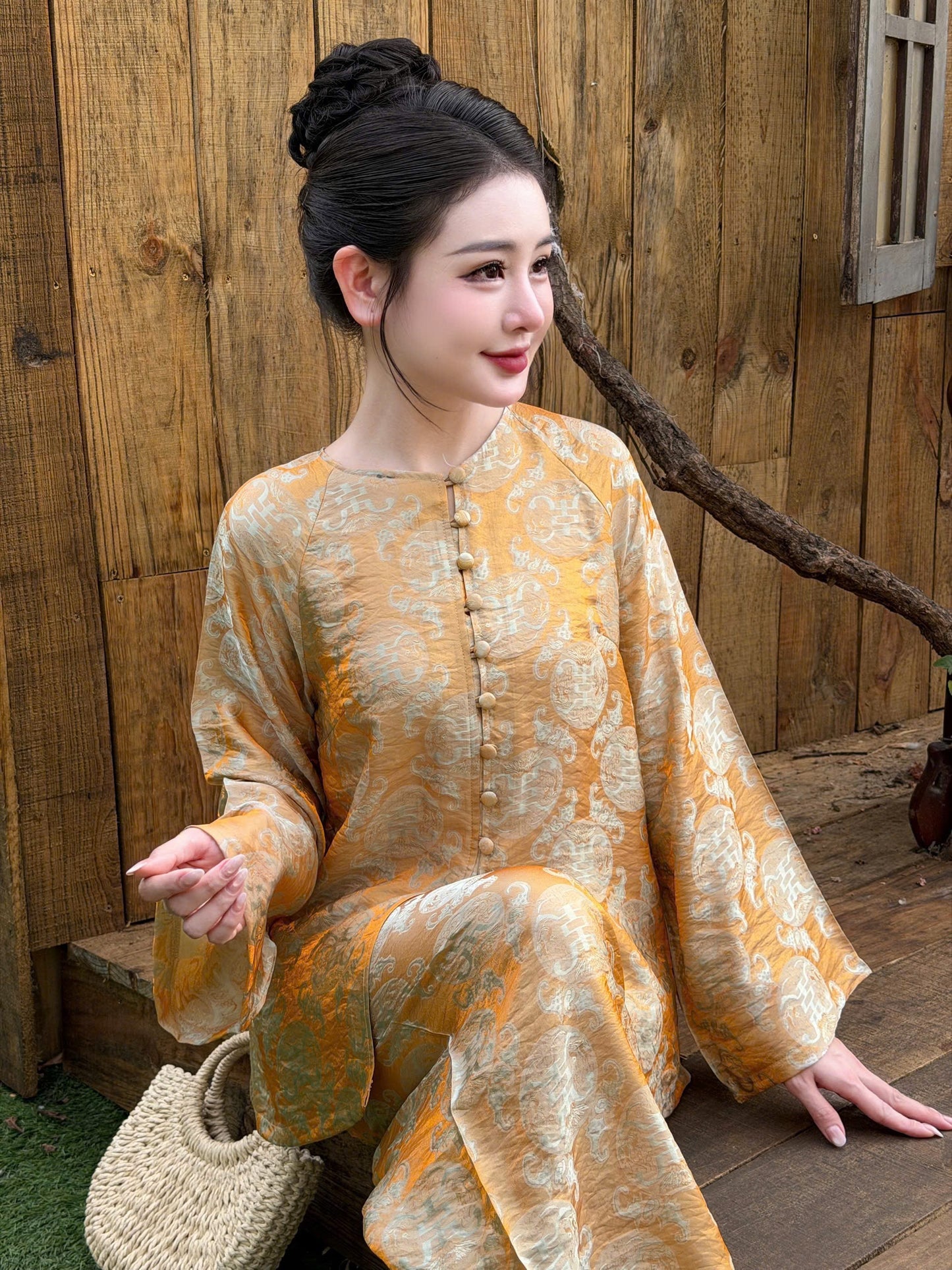 Golden Bronze Vietnamese Ao Ba Ba Set - Traditional Silk Tunic and Wide Leg Pants - Handmade Heritage Clothing - Bà Ba Tơ Tằm Ánh Kim
