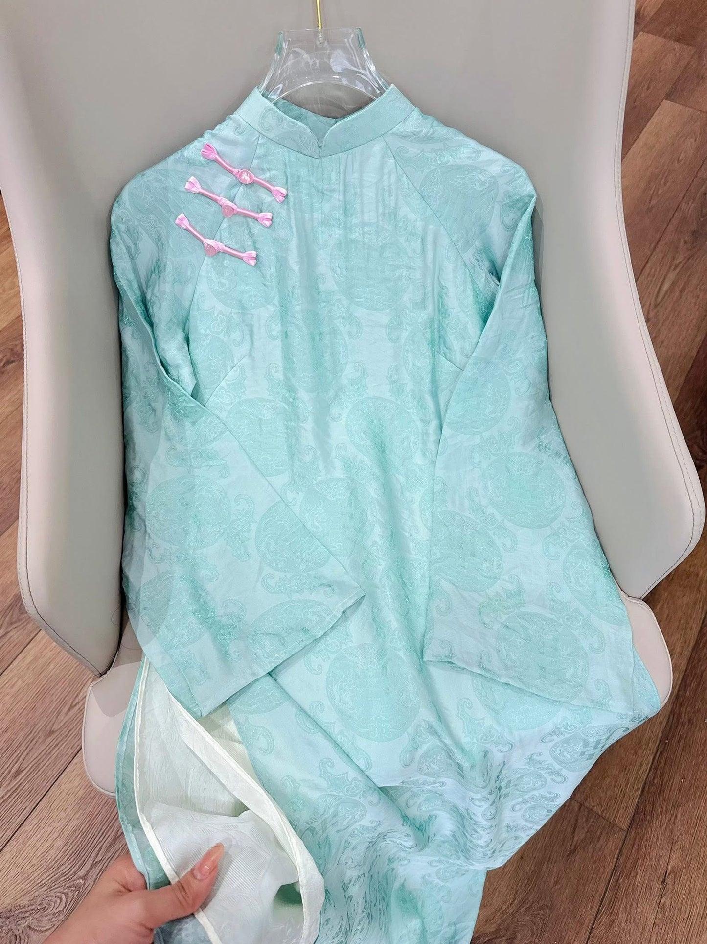 Vietnamese Modern Ao Dai | Blue Pastel Ao Dai set with pink pants | Áo dài tơ tằm 4 tà